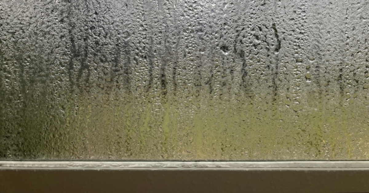 結露するガラス