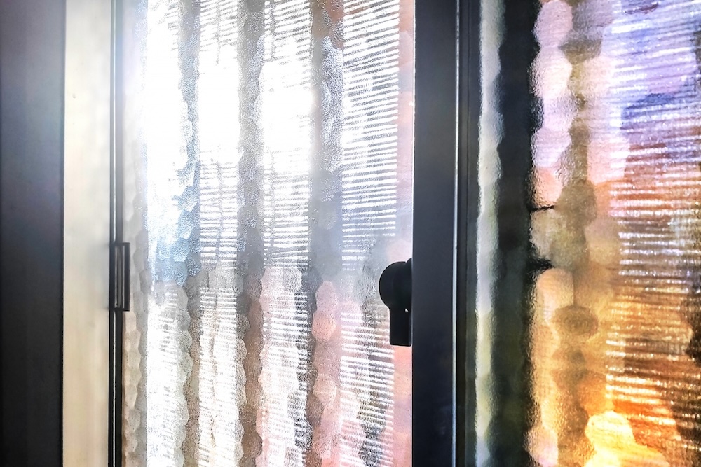 窓から差し込む光