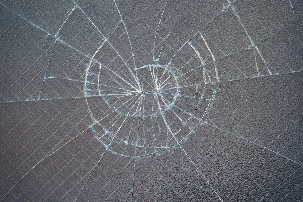 割れたガラス