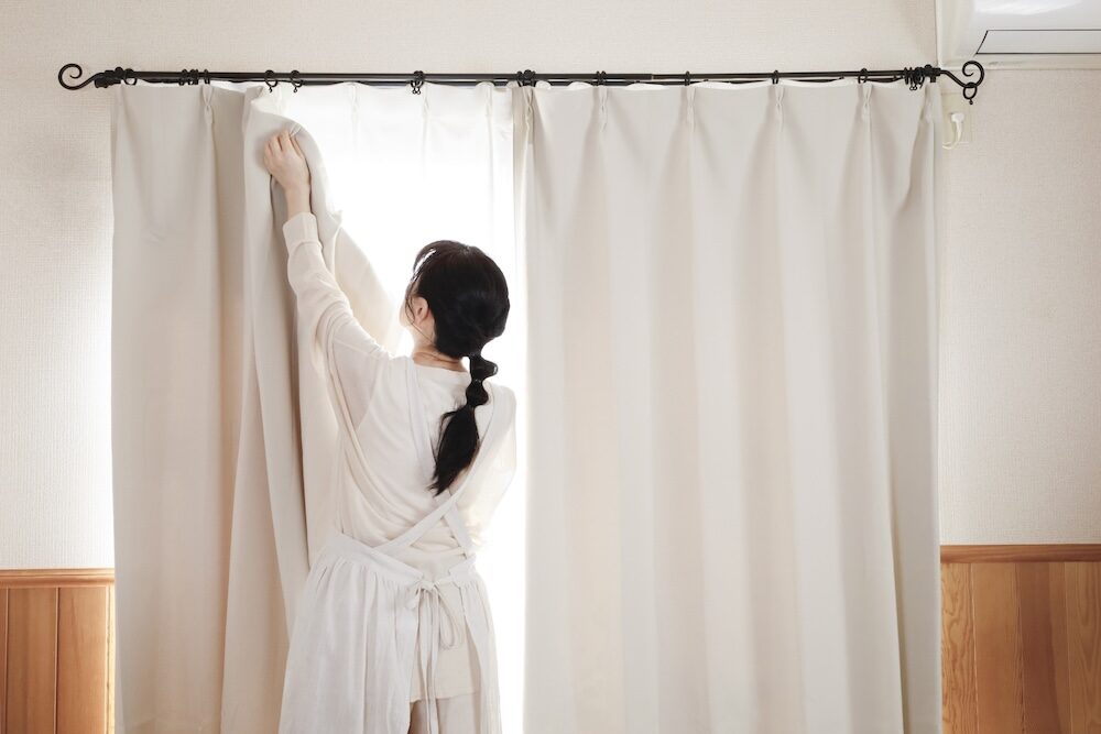 カーテンを取り付ける