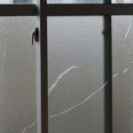 熱割れした網入りガラス(サムネ用）
