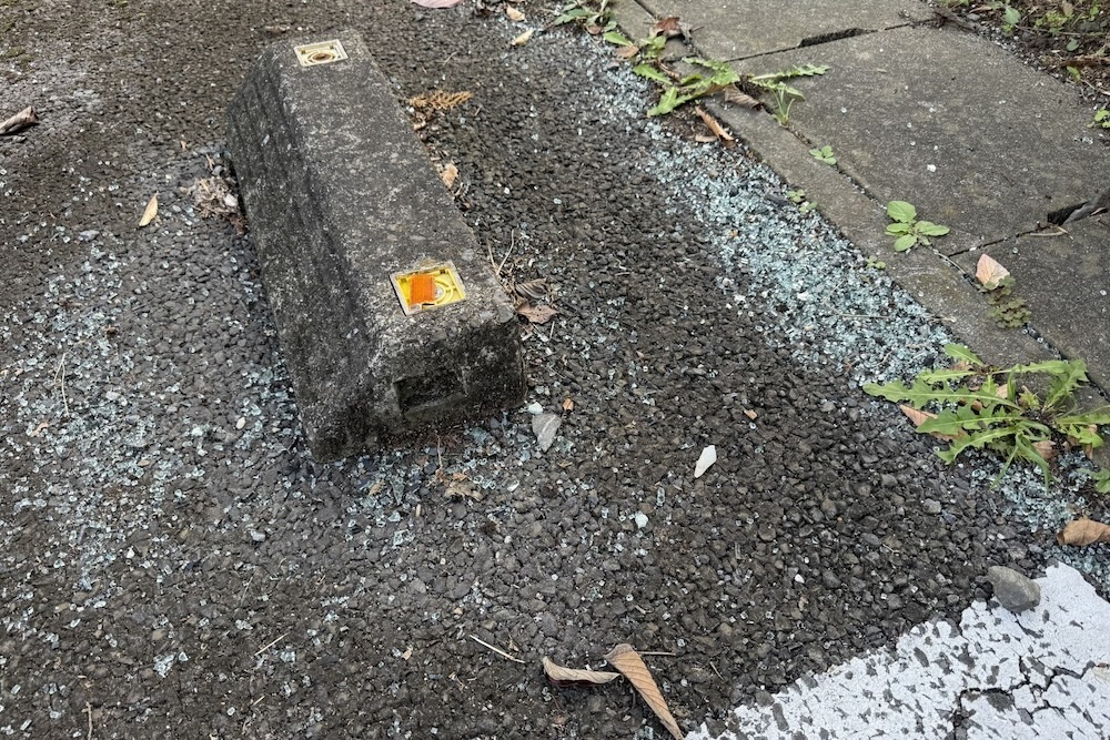 割れたガラス