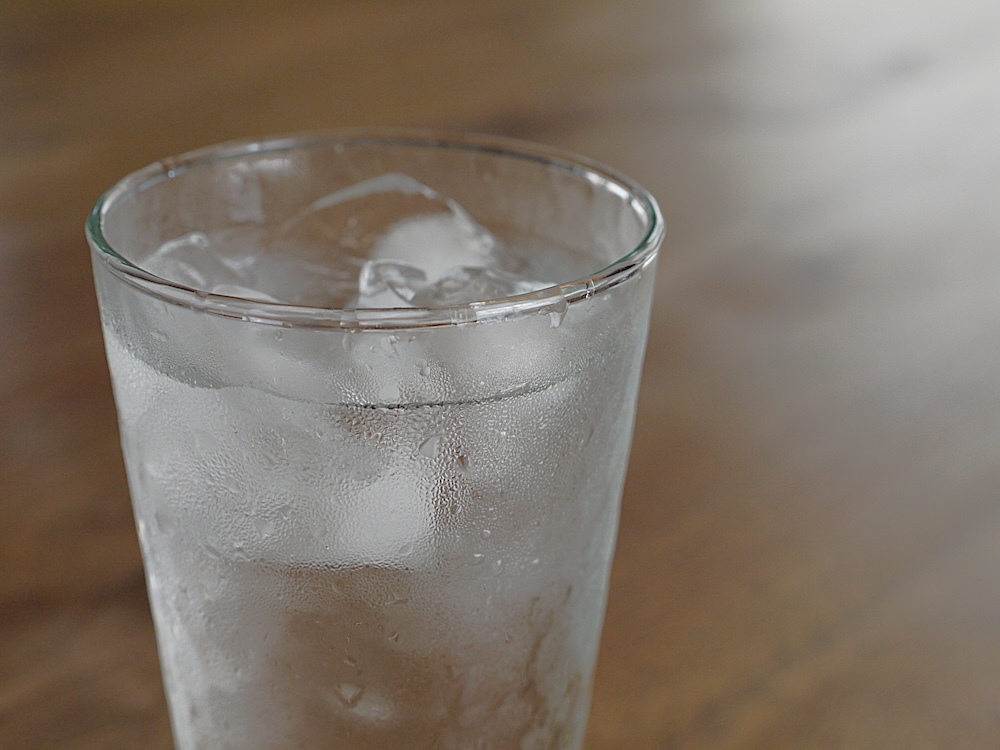 水滴のついたグラス